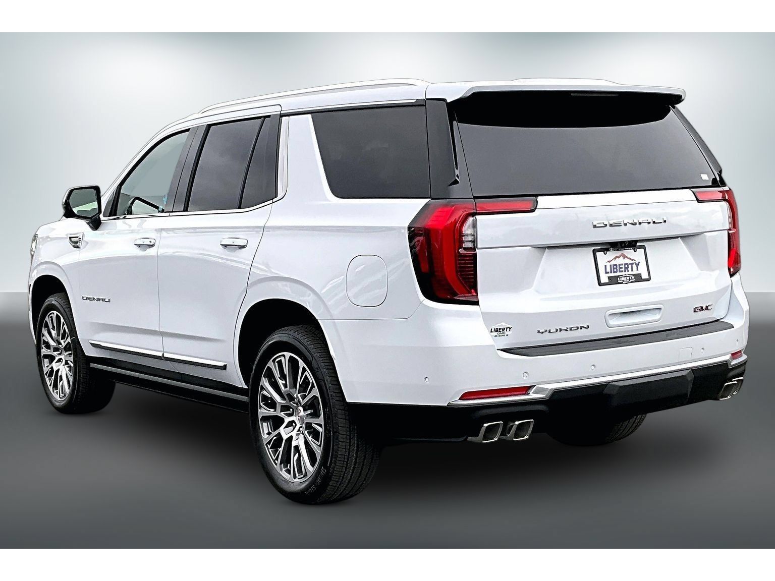 New 2026 GMC Yukon Denali w/ Denali Reserve Package AWD/4WD image 3