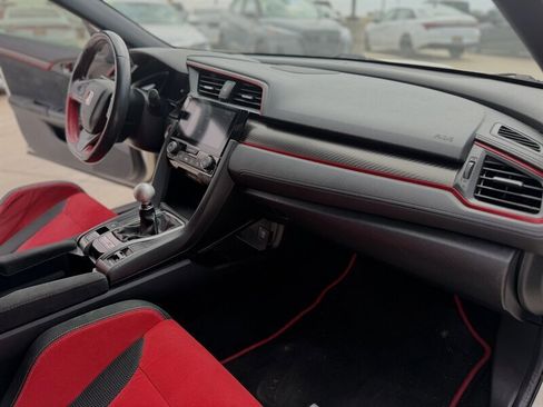 Used 2018 Honda Civic Type R image 11