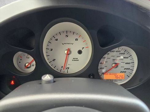 Used 2004 Dodge Viper SRT-10 image 11