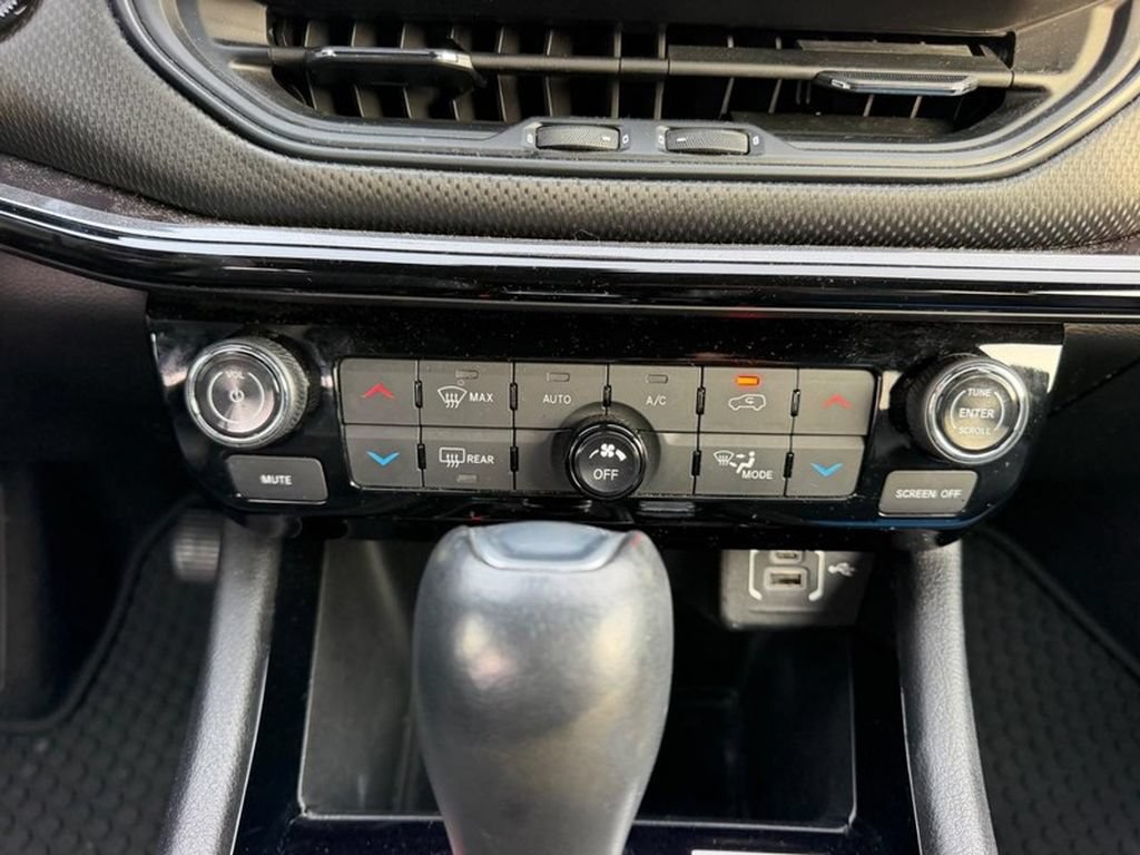 Used 2023 Jeep Compass Latitude w/ Convenience Group AWD/4WD image 15
