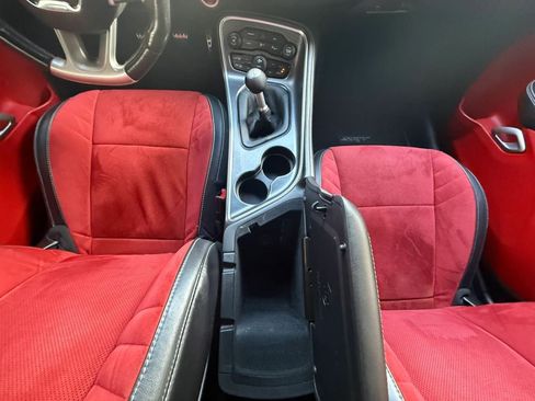 Used 2015 Dodge Challenger SRT w/ Technology Group RWD image 43