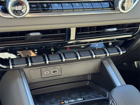 New 2026 Chevrolet Colorado ZR2 w/ ZR2 Bison Edition image 17