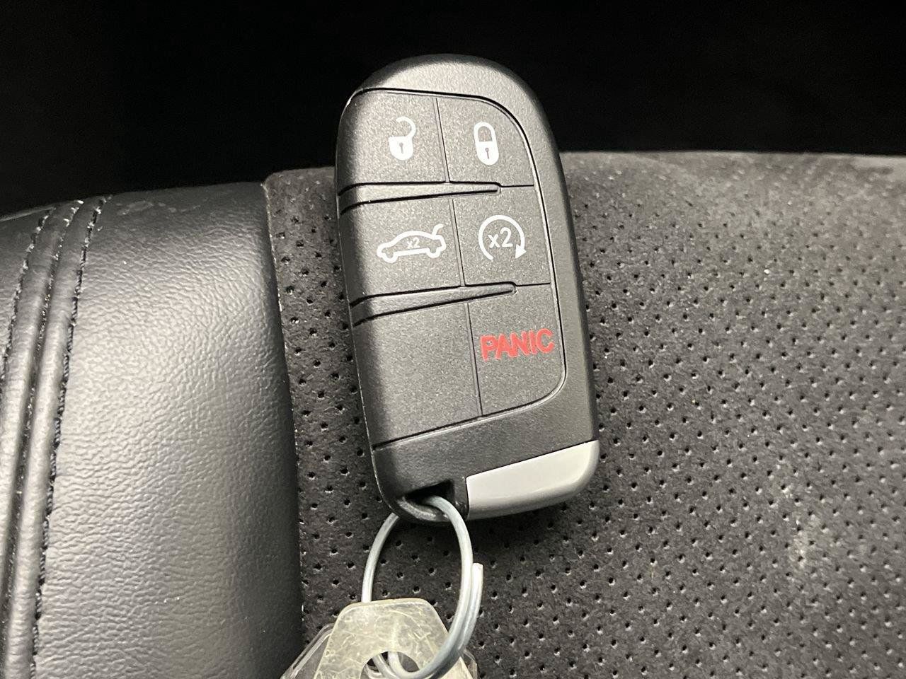 Used 2021 Jeep Grand Cherokee Laredo X AWD/4WD image 25