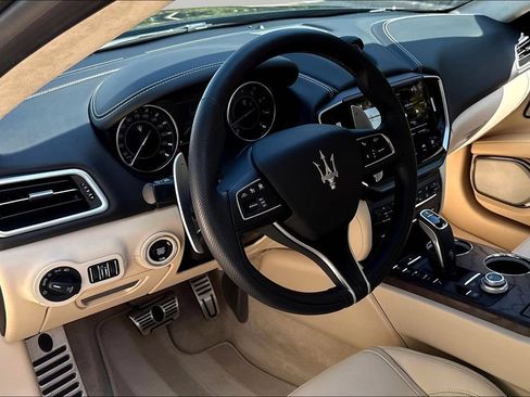 Used 2022 Maserati Ghibli Modena Q4 AWD/4WD image 17