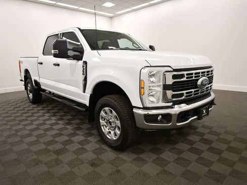 Used 2024 Ford F350 XLT w/ FX4 Off-Road Package AWD/4WD image 10