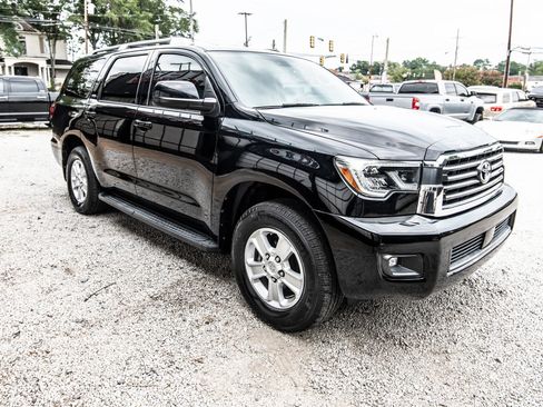 Used 2018 Toyota Sequoia SR5 RWD image 14