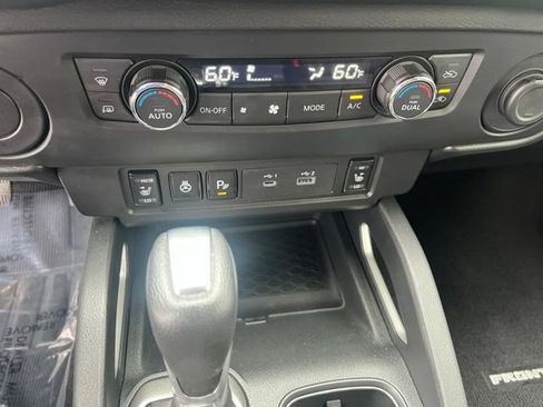 Certified 2025 Nissan Frontier SV w/ SV Convenience Package RWD image 17