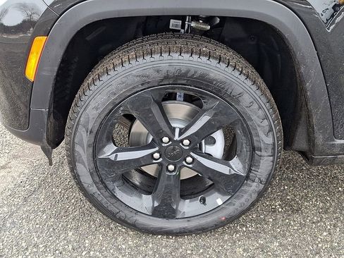 New 2026 Jeep Grand Cherokee Limited w/ Limited Altitude Package AWD/4WD image 19