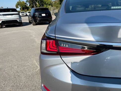 New 2025 Lexus ES 350 w/ Premium Package image 10