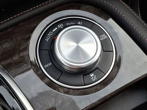 Used 2023 Nissan Armada Platinum w/ Captain's Chairs Package image 27