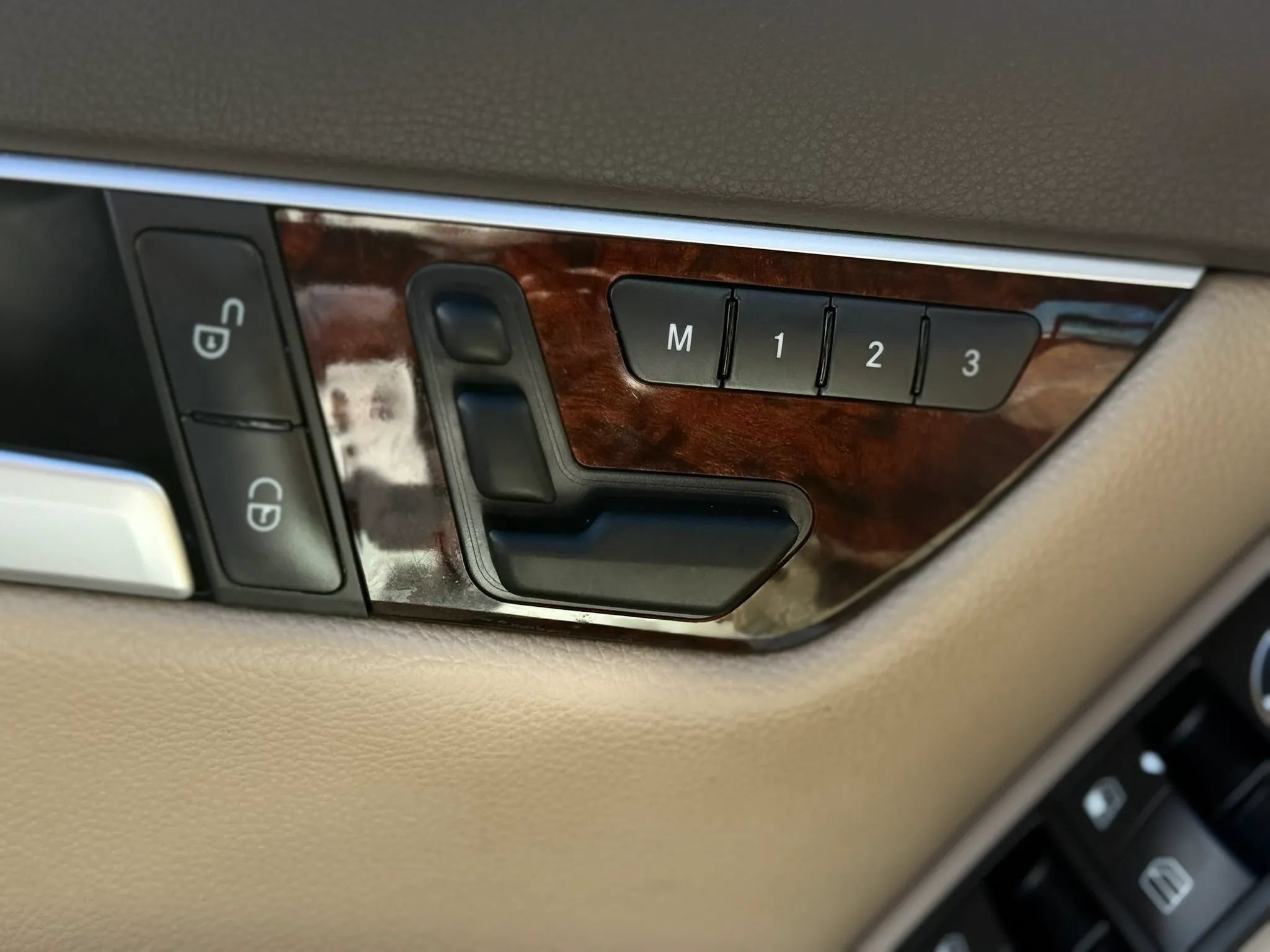Used 2014 Mercedes-Benz C 250 Sedan image 26