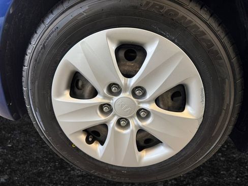 Used 2017 Kia Forte LX image 24