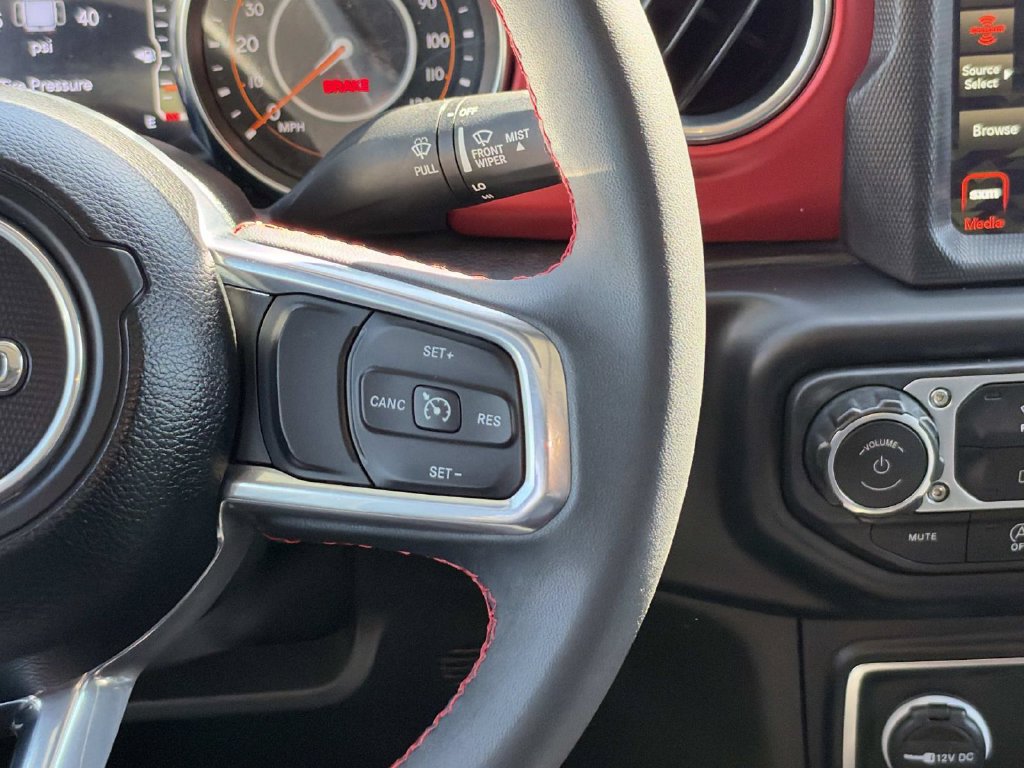 Used 2023 Jeep Gladiator Rubicon w/ LED Lighting Group AWD/4WD image 9