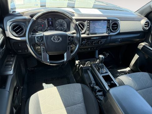 Used 2023 Toyota Tacoma TRD Off-Road w/ Technology Package AWD/4WD image 15