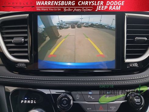 New 2026 Chrysler Pacifica Select image 20