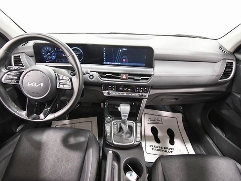 Certified 2024 Kia Seltos EX image 3