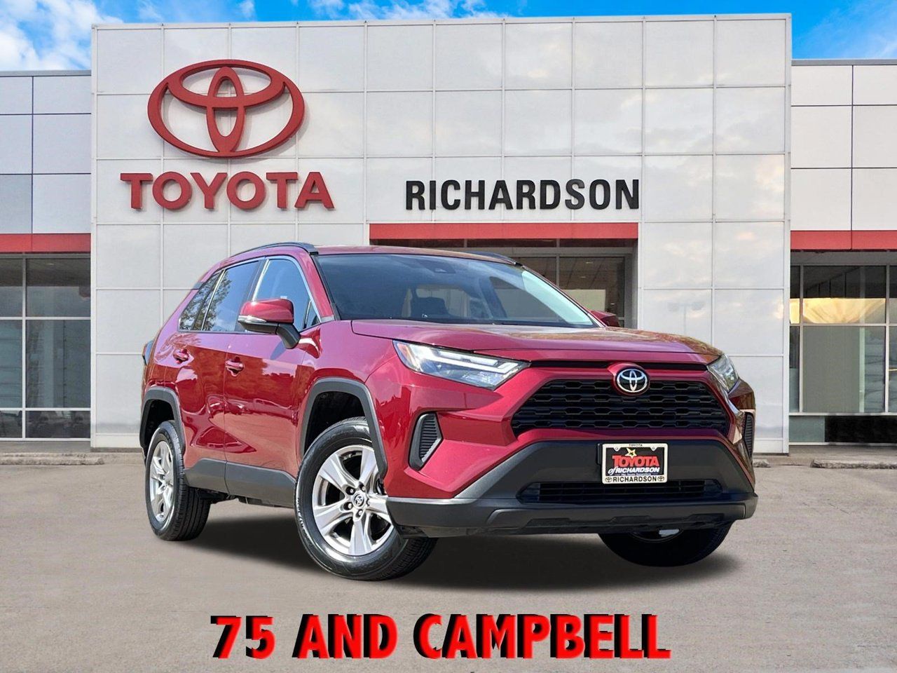 Used 2025 Toyota RAV4 XLE AWD/4WD image 1