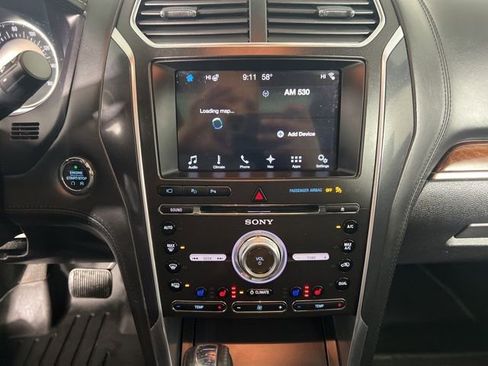 Used 2017 Ford Explorer Platinum image 22