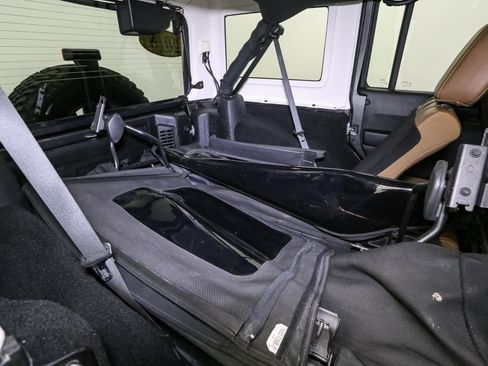 Used 2018 Jeep Wrangler Unlimited Rubicon w/ Dual Top Group image 22