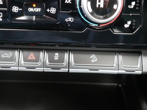 Used 2024 GMC Sierra 2500 Denali w/ Denali Reserve Package image 33