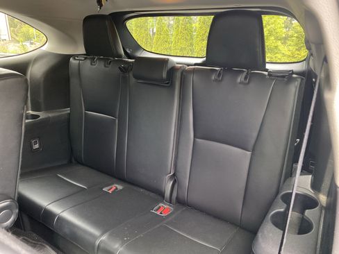 Used 2022 Toyota Highlander XLE image 10