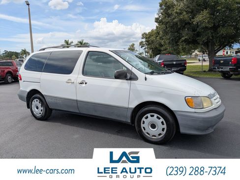 Used 2002 Toyota Sienna CE FWD image 1