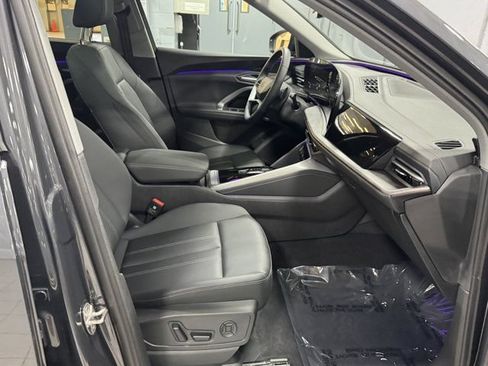 Used 2025 Audi Q5 Premium w/ Convenience Package AWD/4WD image 32