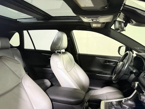 Used 2019 Toyota RAV4 XSE AWD/4WD image 27