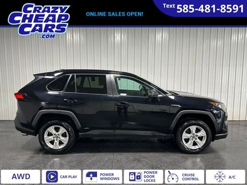 Used 2021 Toyota RAV4 LE image 1