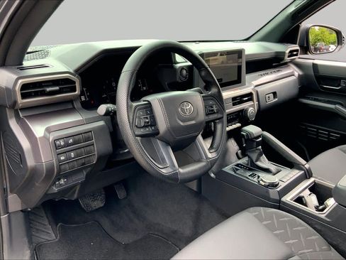 Used 2026 Toyota Tacoma SR5 AWD/4WD image 17