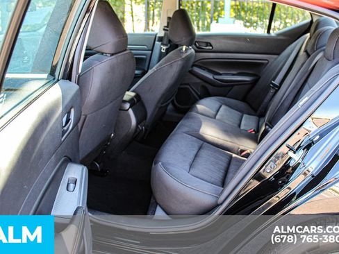 Used 2024 Nissan Altima 2.5 SV FWD image 17