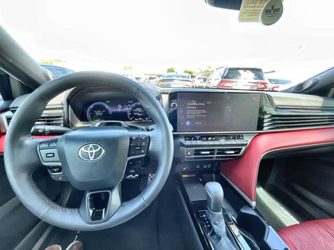 Used 2025 Toyota Camry XSE FWD image 11