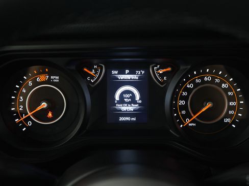 Used 2025 Jeep Wrangler Willys AWD/4WD image 25