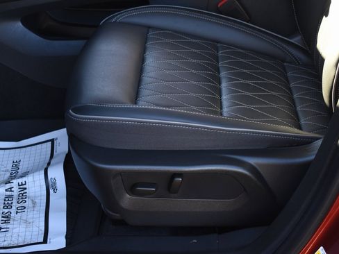 Used 2023 Buick Envision Avenir image 21