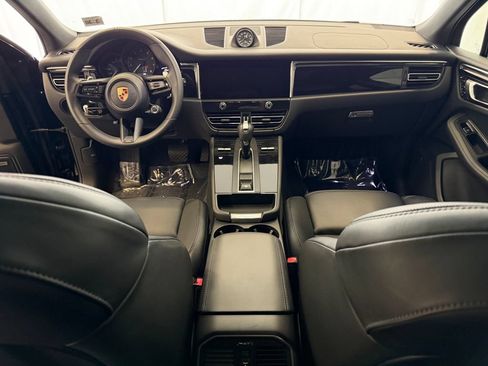 Used 2025 Porsche Macan Turbo AWD/4WD image 17