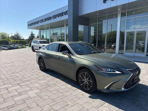 Used 2025 Lexus ES 350 w/ Premium Package image 4