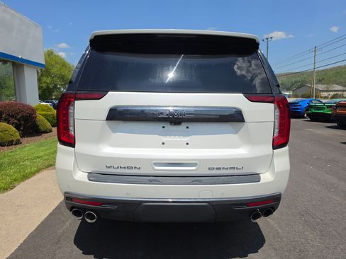 Used 2023 GMC Yukon XL Denali Ultimate AWD/4WD image 4