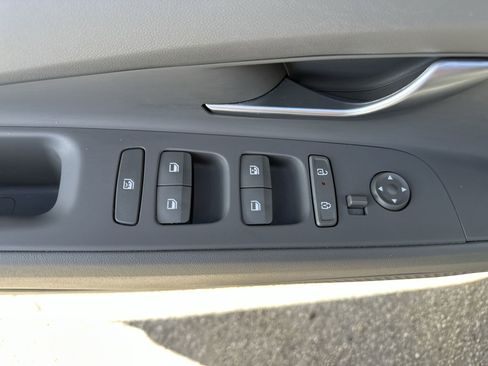 Used 2024 Hyundai Elantra SEL FWD image 15