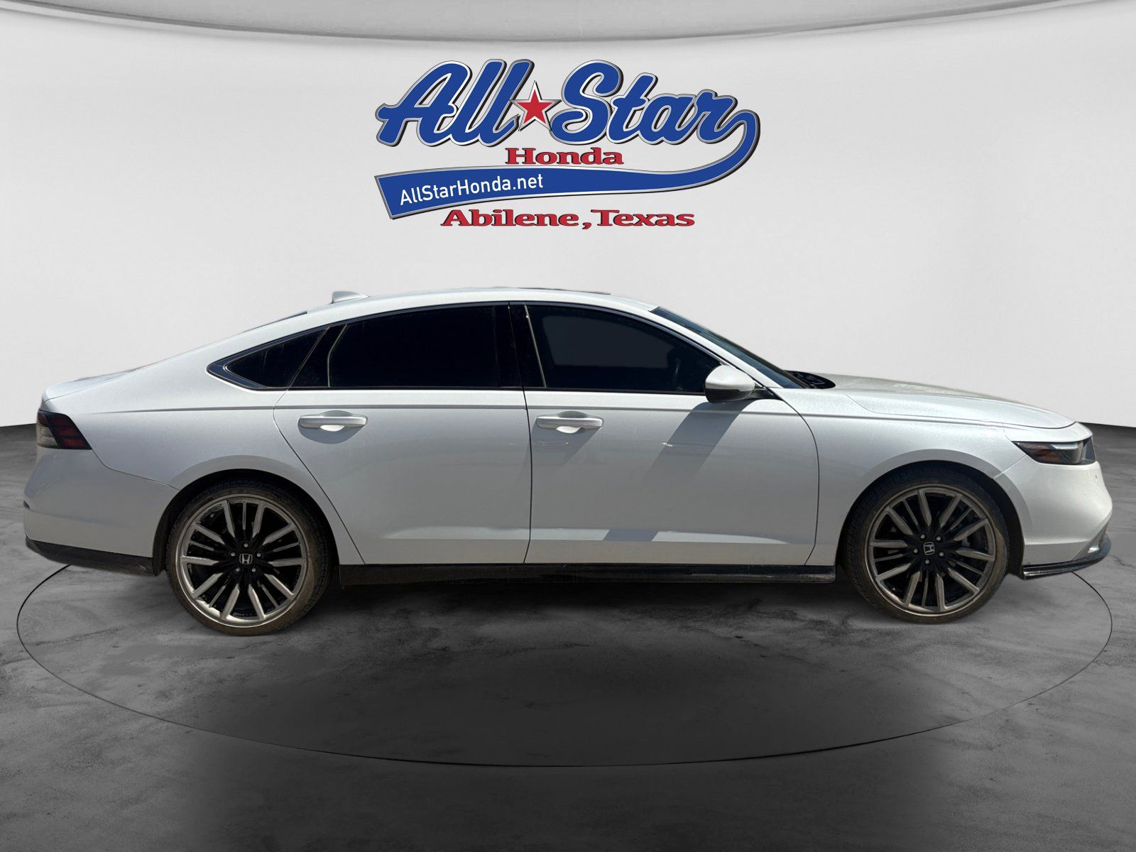 Used 2025 Honda Accord Touring image 4