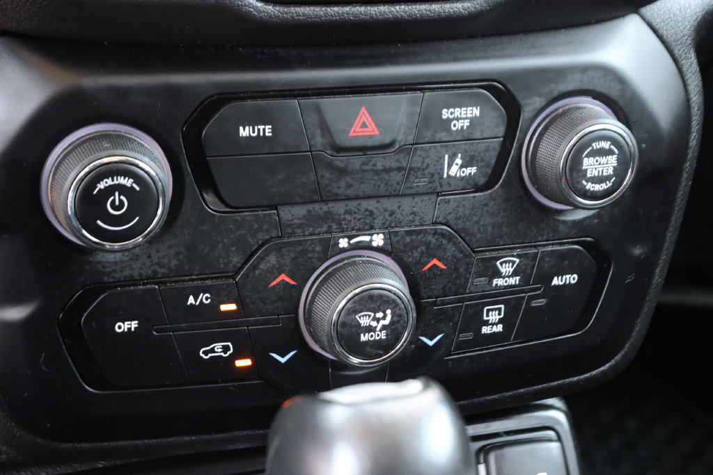 Used 2023 Jeep Renegade Trailhawk AWD/4WD image 25