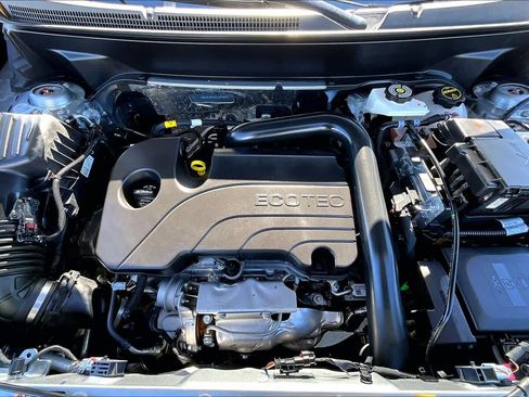 Used 2024 GMC Terrain SLE image 31