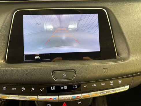 Used 2021 Cadillac XT4 Luxury w/ Driver Awareness Package FWD image 15