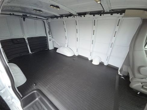 New 2026 GMC Savana 2500 w/ Enhanced Convenience Package RWD image 22