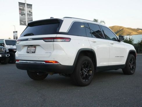 Used 2023 Jeep Grand Cherokee Limited image 4