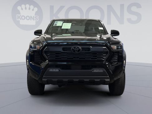 Used 2024 Toyota Tacoma TRD Off-Road AWD/4WD image 11