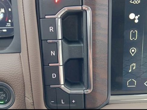 Used 2024 GMC Yukon XL Denali w/ Advanced Technology Package image 21