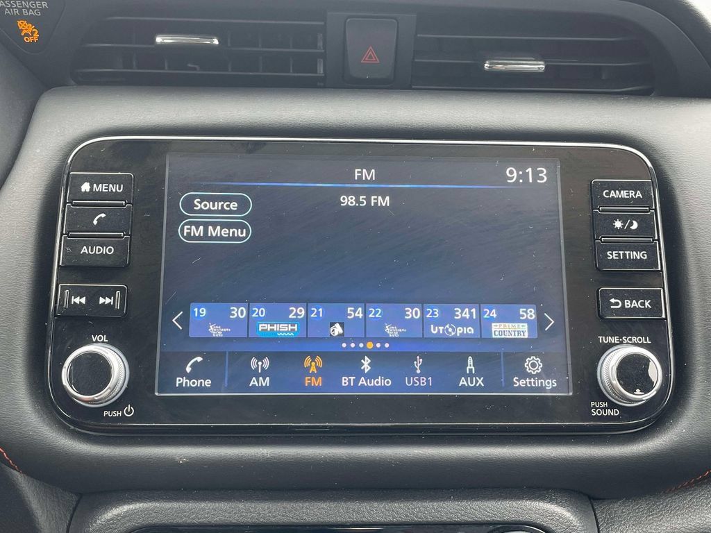 Used 2023 Nissan Kicks SR w/ SR Premium Package FWD image 28