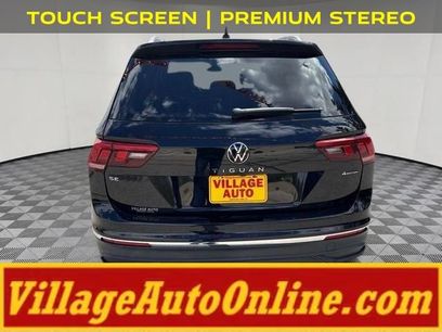 Used 2022 Volkswagen Tiguan SE w/ Panoramic Sunroof Package