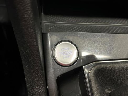 Used 2024 Volkswagen Tiguan SE AWD/4WD image 21