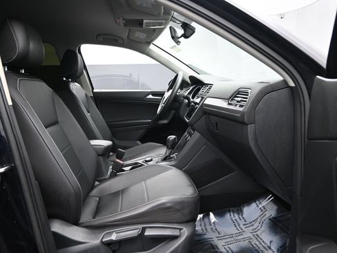Used 2021 Volkswagen Tiguan SE AWD/4WD image 35